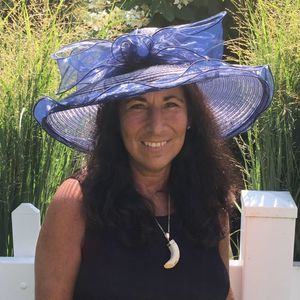 Meet your Posher, Debbie